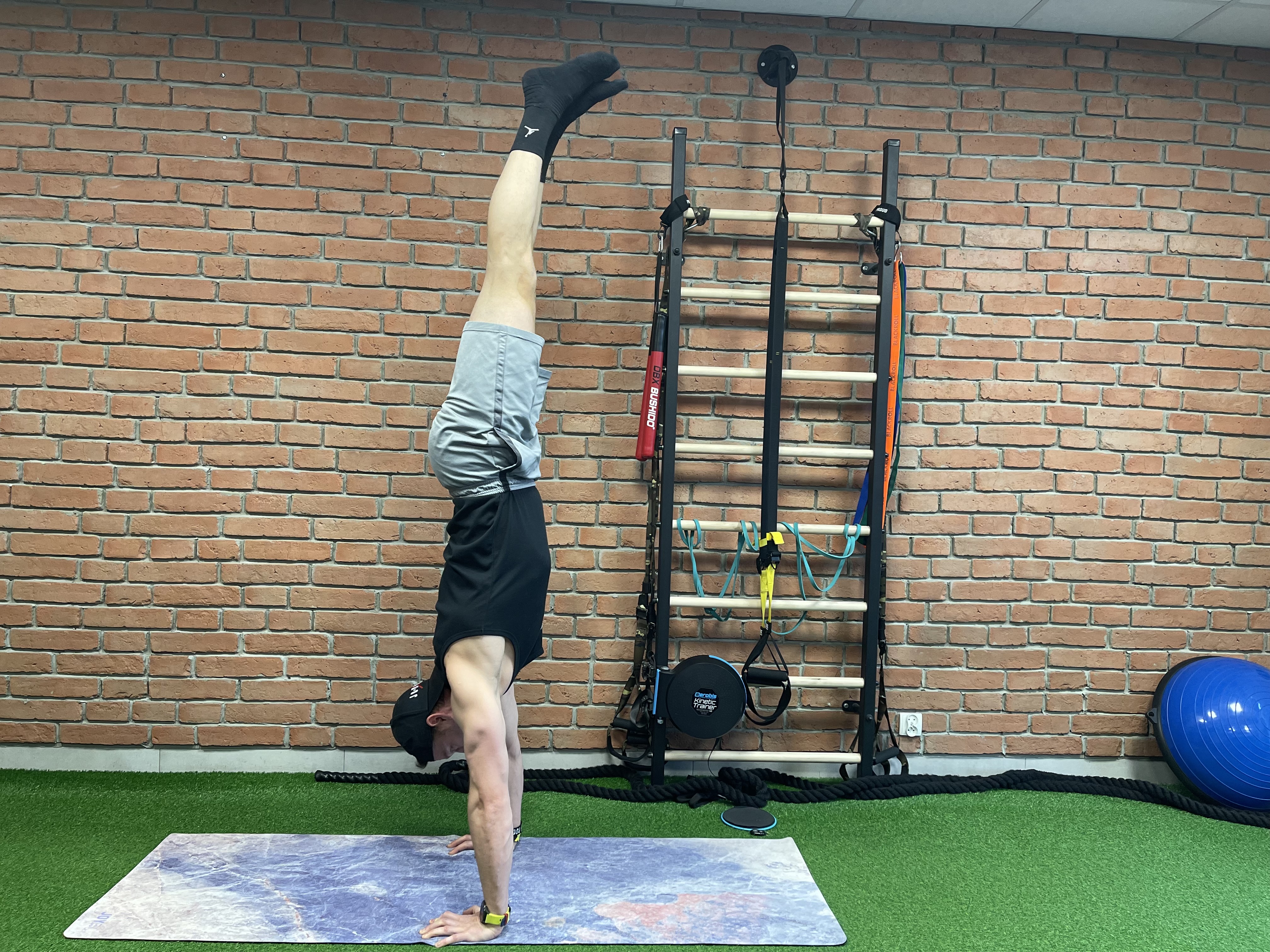 Handstand